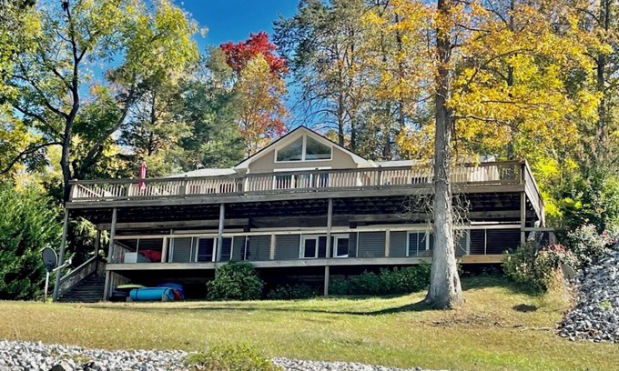 Maynardville Casa | Waterfront Home on Beautiful Norris Lake with No steps to Lake