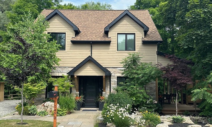 Alton Casa | Waterfront Home Perfect for Golfers, Millcroft and Alton Mill Wedding Groups