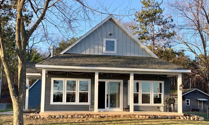 Chippewa Falls Casa | Waterfront home on Lake Wissota on quiet bay