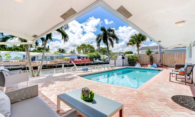 Coral Ridge Isles Casa | Waterfront home: Boat dock, Private Pool, Near Beach