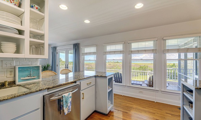 Harkers Island Casa | Waterfront Home w/ Screened Porch & Sunsets