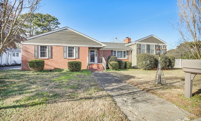 Hampton Casa | Waterfront Home w/ Dock & Yard in Hampton!