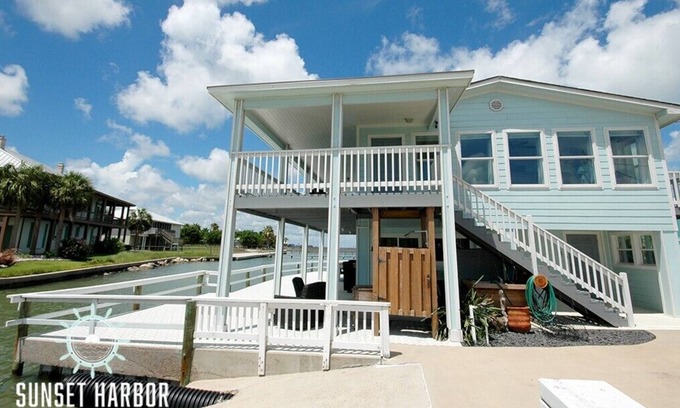 Rockport Casa | Waterfront Home w/Private Boat Launch & Pier