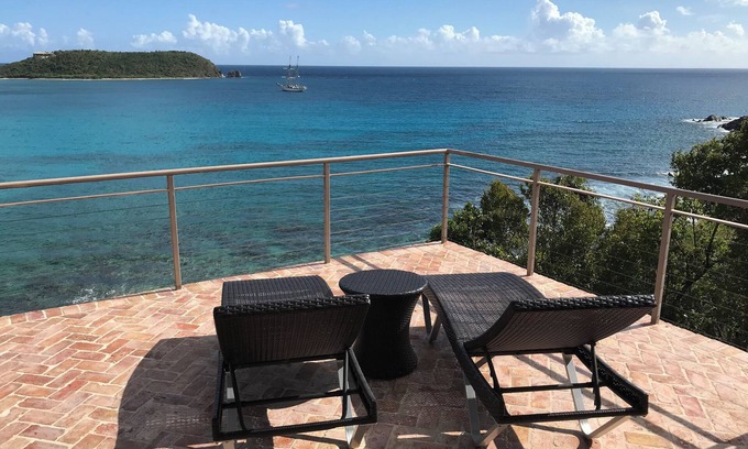Monte Casa | Waterfront Home w/ Privacy & Views! 1 bdrm version of Listing 3795321/ 5 stars!!