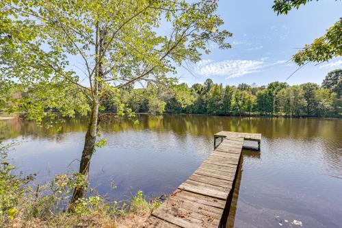 Farmville Casa | Waterfront Home with Deck and Yard, 4 Mi to Farmville!