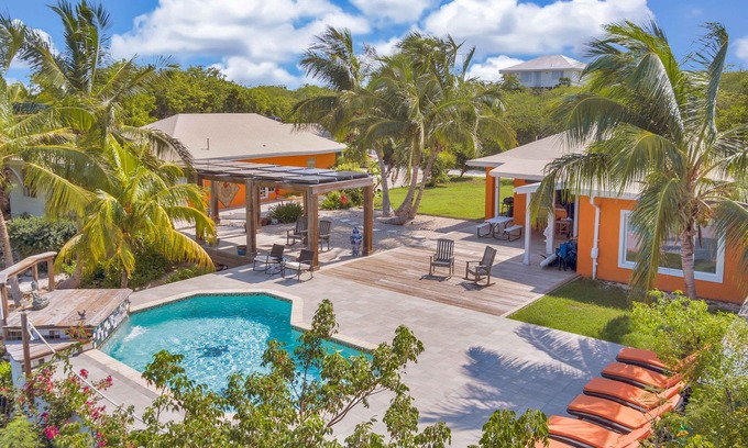 Hartswell Casa | Casa de lujo frente al mar con vista a Moriah Cay con todo lo que necesita para explorar Exuma