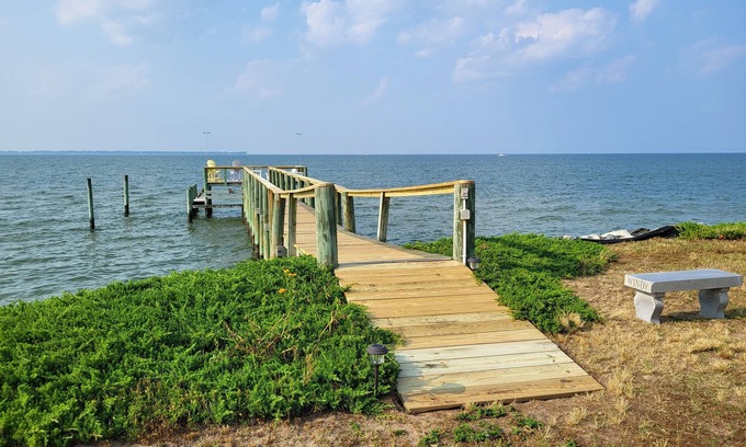 Deltaville Casa | Waterfront Home With Million Dollar Bay & River Views!