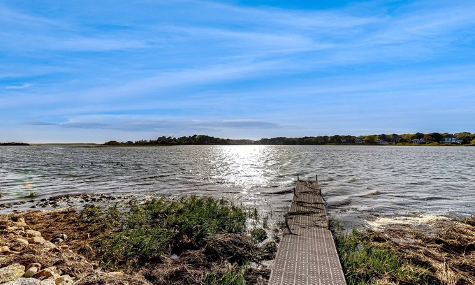 West Chatham Casa | Waterfront house on Bucks Creek Marsh with deck, dock, & kayaks