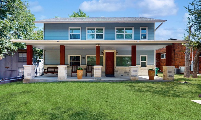 Granite Shoals Casa | Waterfront house on Lake LBJ with full kitchen, patio, pool table & dog-friendly