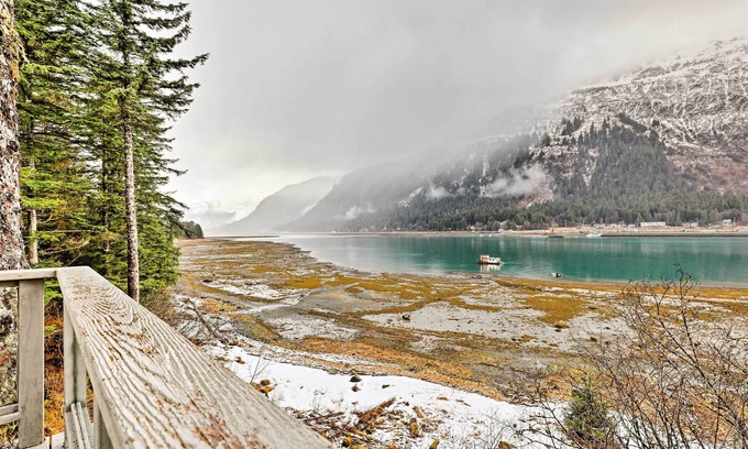 West Juneau Cabaña | Waterfront House w/ Glacial Views - Near Downtown!