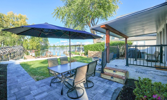 Russells Point Casa | Waterfront Indian Lake Home – Recently Renovated!