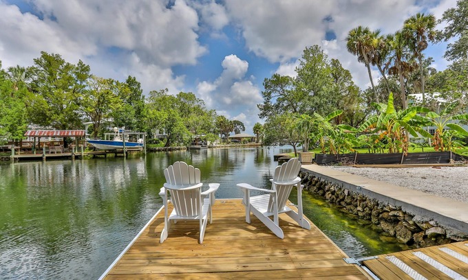 Crystal River Casa | Frente al mar en Kings Bay, nadar en manantiales en el muelle - Kayaks incl.