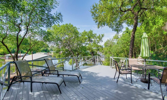 Lake Bridgeport Casa | Waterfront Lake Bridgeport Home w/ Private Dock