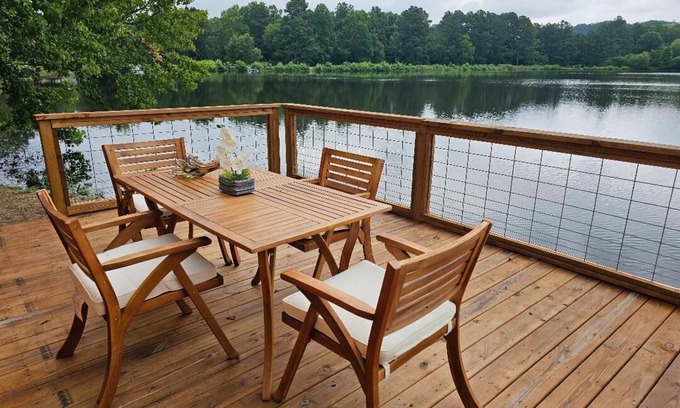 Tunnel Hill Cabina | Waterfront! Lake Chalet!