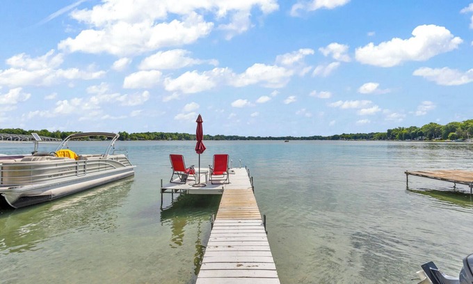 Clarklake Casa | Waterfront lake cottage on gorgeous Clark Lake in Jackson! 4 bedrooms, sleeps 10