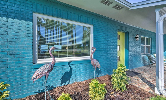Tavares Cabaña | Waterfront Lake Dora Escape w/ Private Dock & Slip