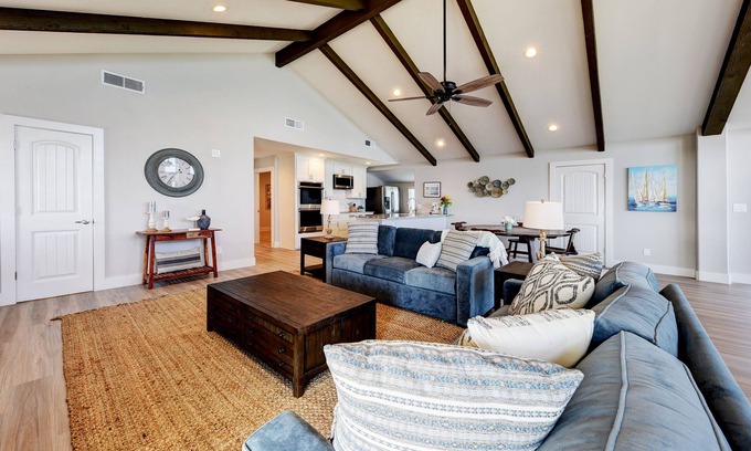 Canyon Lake Casa | Waterfront Lake House w/ Hot Tub Firepit
