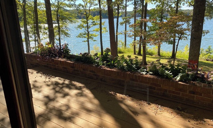 Henderson Casa | Waterfront Lake House