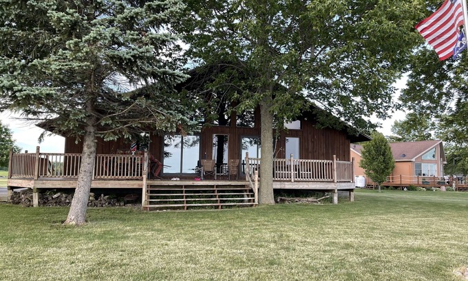 Cape Vincent Cabaña | Waterfront Lake Lodge in the Thousand Islands