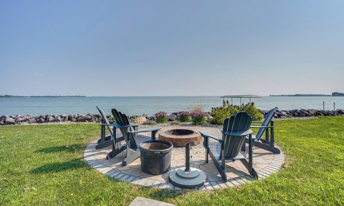 Hamlin County Casa | Waterfront Lake Poinsett Retreat w/ Fire Pit!