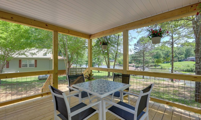 Eatonton Cabaña | Waterfront Lake Sinclair Home: Dock + Grill!