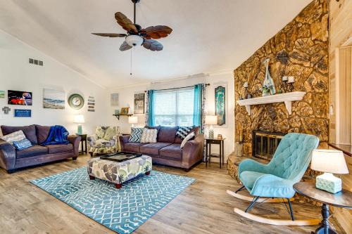 East Tawakoni Casa | Waterfront Lake Tawakoni Home with Yard and Fire Pit