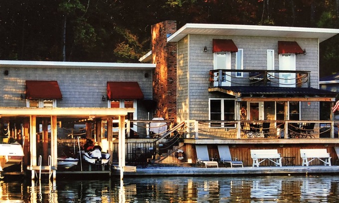 Florence Casa | Vivir frente al mar en el lago Wilson