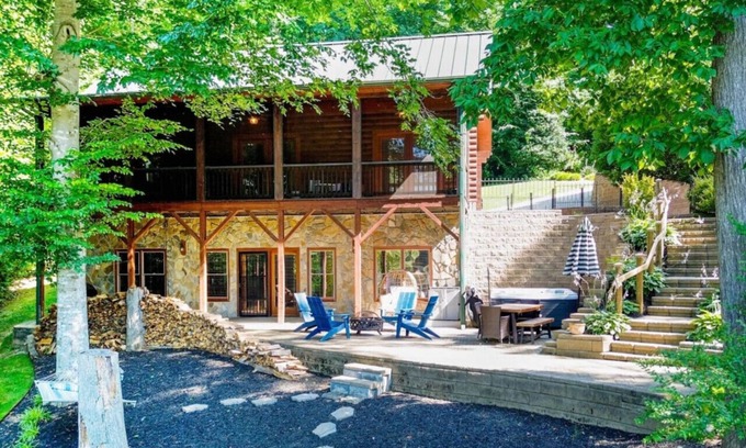 Lake Norman of Catawba Cabina | Waterfront LKN Log Cabin