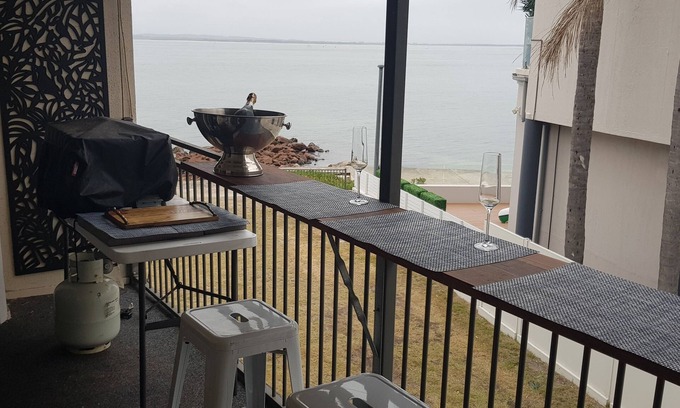 Port Stephens Council Apartamento | Corlette, Port Stephens - 2 camas de lujo frente al mar