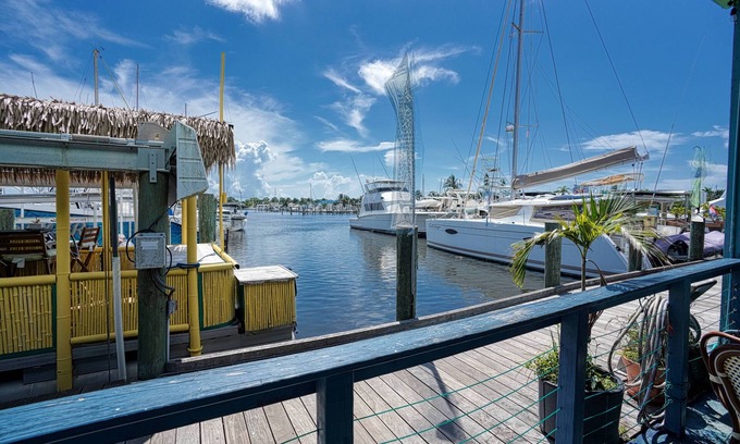 Stuart Apartamento | Apartamento Loft frente al mar con deslizamiento de barco opcional!