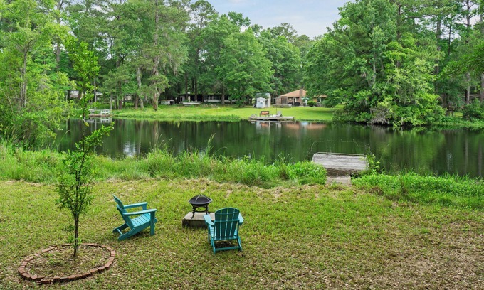 Fleming Casa | Waterfront Log home near Savannah Downtown