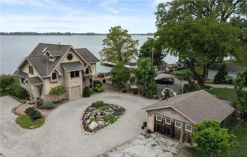 Sandusky Casa | Waterfront Luxury Family Retreat