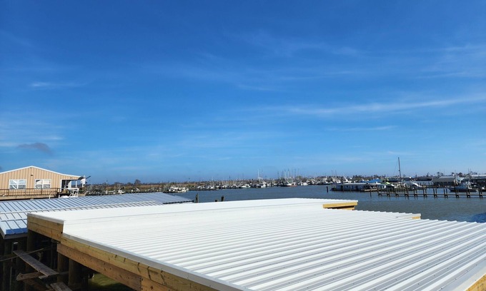 Venice Cabina | Waterfront Luxury Lodge - 4 Bdr/4 Bath in Venice Marina NO BOAT SLIP NO ICE