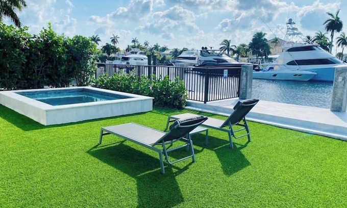Lauderdale Harbours Casa | Waterfront & Marble Heated Pool 1.3mi to ConvCtr