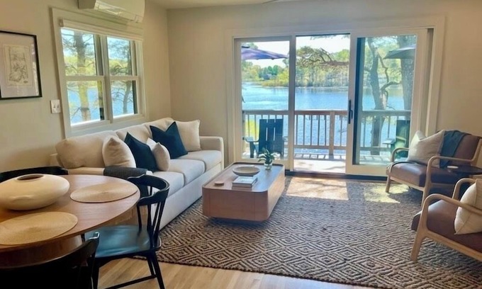 Eastham Casa | Waterfront Modern Home in Eastham, on a Pond