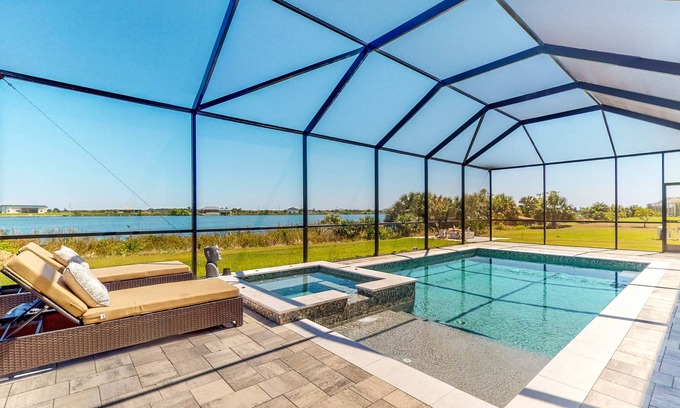 Southside Rural Community Casa | Waterfront modern home with pool & hot tub