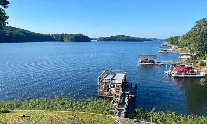 New London Casa | Waterfront New London Abode with Grill and Kayaks!