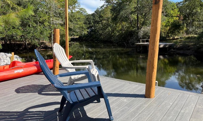 Florida Panhandle Casa | Waterfront Newly Renovated and Decorated 3brs home