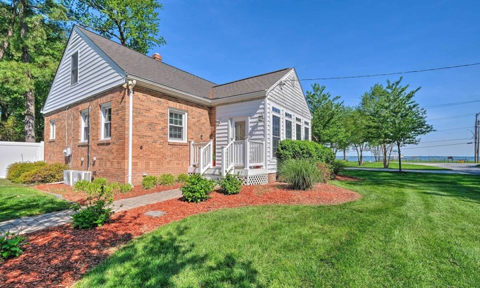 Rose Haven Casa | Waterfront North Beach Home ~ 2 Mi to Beach!
