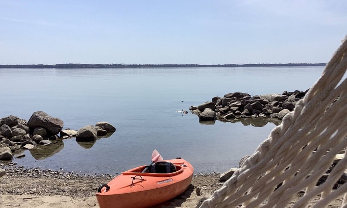 Howe Island Cabaña | Waterfront oasis at Zoe’s Lagoon, 1000 islands