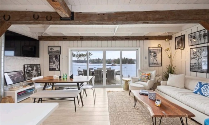 Ivy Lea Casa | Waterfront Oasis in the Heart of 1000 Islands Gananoque, Ontario, Canada