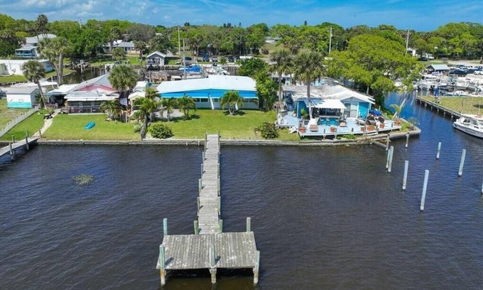 Roseland Casa | Waterfront Oasis