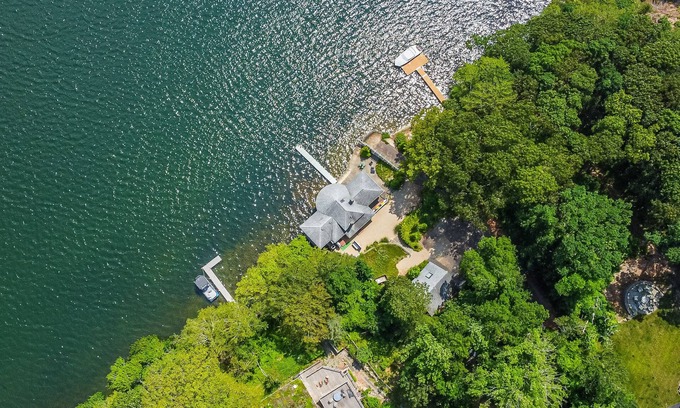 Mashpee Casa | Waterfront on Wakeby Pond RPLO015