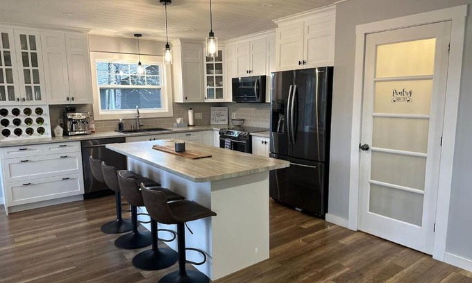 Rexton Casa | Waterfront Organized Well Stocked