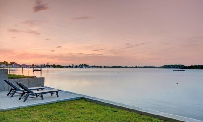 Portsmouth Apartamento | Waterfront Paradise Above the Cove