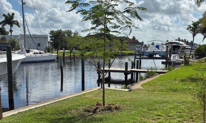 Charlotte Park Casa | Waterfront Paradise w/ Tiki Hut and just Minutes from Riviera Restaurant