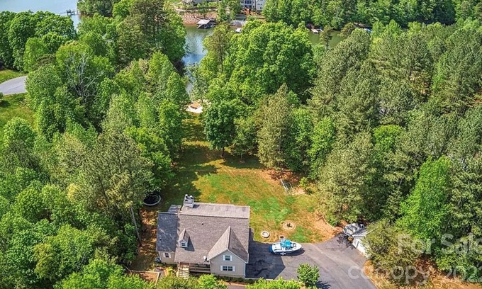 Scotts Casa | Waterfront Paradise on Lake Lookout Shoals