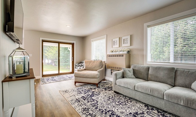 Pelican Lake Cabaña | Waterfront Pelican Lake Cottage w/ Lake Access!