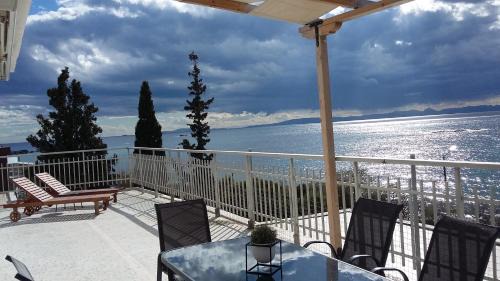 Saronida Apartamento | Waterfront Penthouse