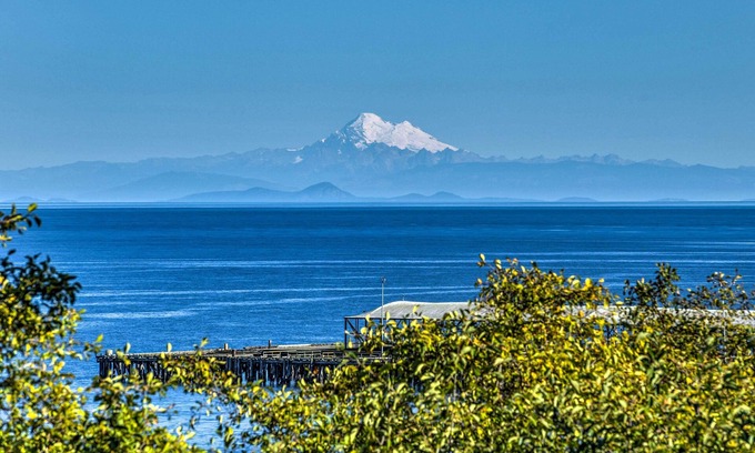 Port Angeles Cabaña | Waterfront Port Angeles Home w/ Harbor Views